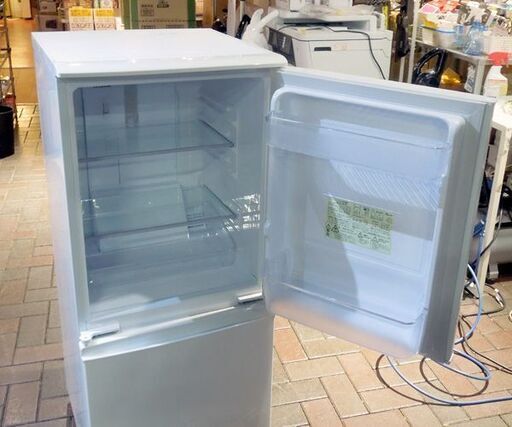 シャープ 137L 2ドア冷蔵庫 2018年製 SJ-C14D-W ホワイト系 ファン式 100Lクラス 百Lクラス つけかえどっちもドア 札幌市東区 新道東店