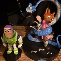 ディズニー、PIXAR 、まとめ売り ( issei) 五十市のフィギュアの中古 