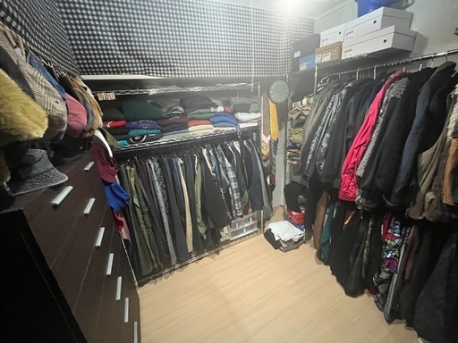 服　ハンガーラック真ん中