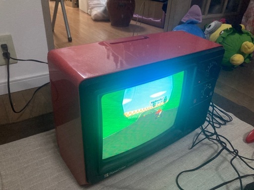 ニンテンドー64とゲームとビンテージ赤テレビセット