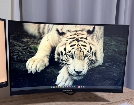 GYGABYTE ゲーミングモニター240hz 