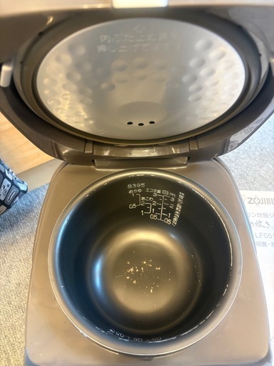 【炊飯器・ZOJIRUSHI マイコン炊飯ジャー 極め炊き ３合】