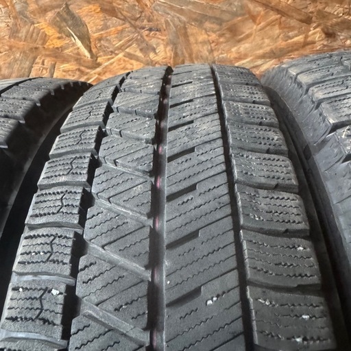 バリ山　BRIDGESTONE ブリヂストン　VRX3 155/65R14 スタッドレス　タイヤ　2022年製　14インチ
