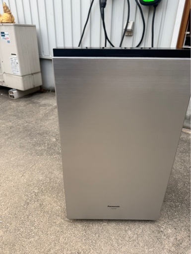 最終お値下げです。Panasonic 空気清浄機 F-KA1600012