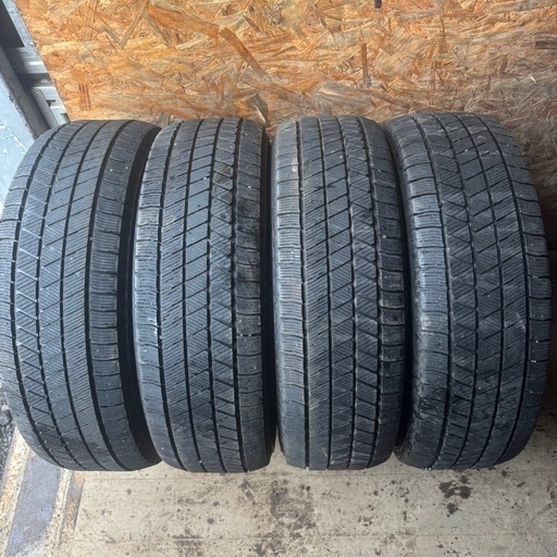 バリ山　BRIDGESTONE ブリヂストン　VRX3 205/65R16 スタッドレス　タイヤ　2022年製　16インチ