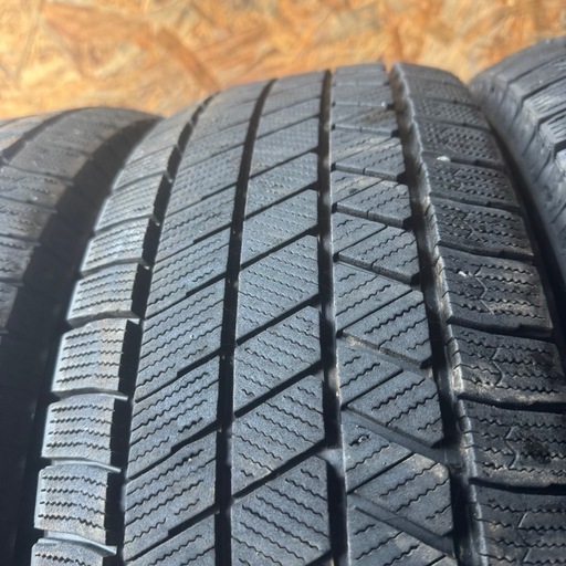 バリ山　BRIDGESTONE ブリヂストン　VRX3 205/65R16 スタッドレス　タイヤ　2022年製　16インチ