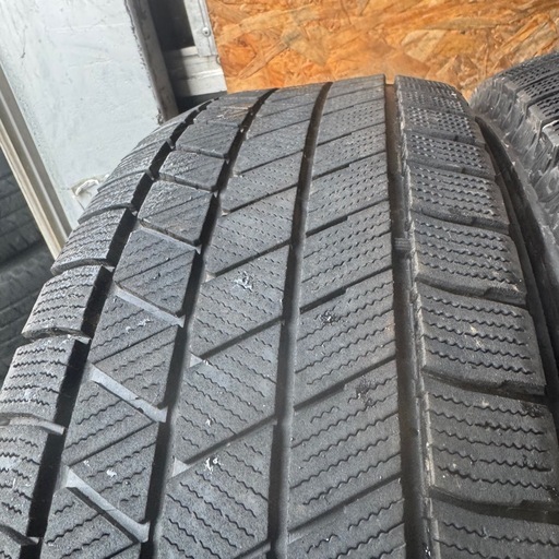 バリ山　BRIDGESTONE ブリヂストン　VRX3 205/65R16 スタッドレス　タイヤ　2022年製　16インチ