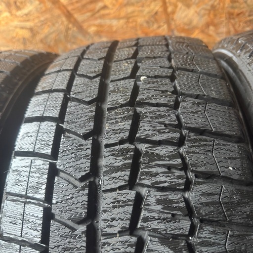極上タイヤ　DUNLOP WM02 225/45R18 スタッドレス　タイヤ　2024年製　18インチ