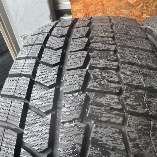 極上タイヤ　DUNLOP WM02 225/45R18 スタッドレス　タイヤ　2024年製　18インチ