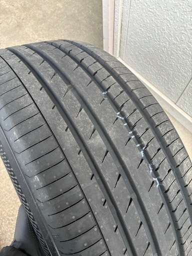 ヨコハマ アドバンdB V553 245/50R18  中古　４本　新品に近い状態
