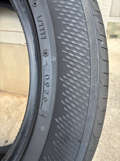 ヨコハマ アドバンdB V553 245/50R18  中古　４本　新品に近い状態