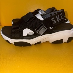 【新品未使用品】 SKECHERS ウィメンズスポーツサンダル ■ブラックの画像