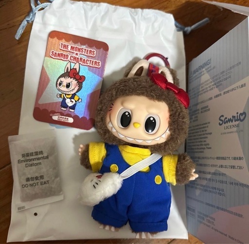 popmart THE MONSTERS × Sanrio Characters ぬいぐるみペンダント　ポップマート　サンリオ　ラブブ