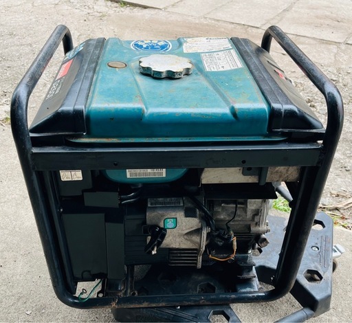今月引き取れる方！ makita マキタ インバーター式 発電機 G250i 動作確認済み