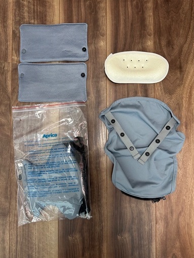 【美品】Aprica ラクリス 抱っこ紐 グレー
