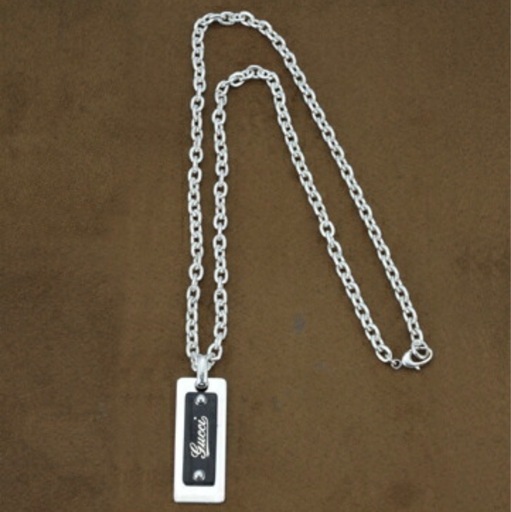 GUCCIのネックレスです。
