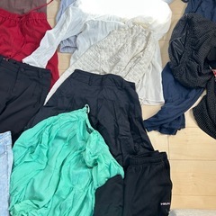 （週末限定値下げ）レディース　　服　女性　23枚ぐらい　Gu しまむら　ユニクロ　の画像