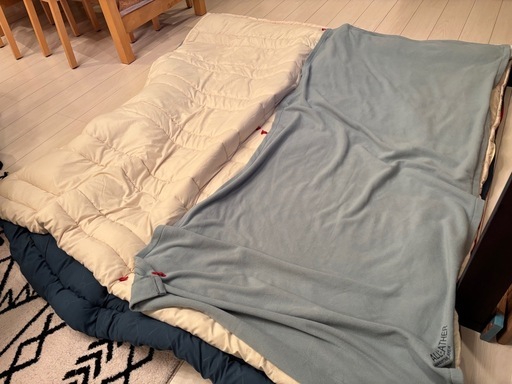 【美品　2個セット】 Coleman マルチレイヤースリーピングバッグ 寝袋 シュラフ 三層