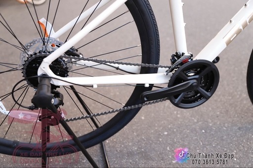 新車　BIANCHI ( ビアンキ ) クロスバイク C SPORT2 DISC 47