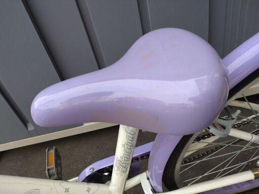 紫の自転車