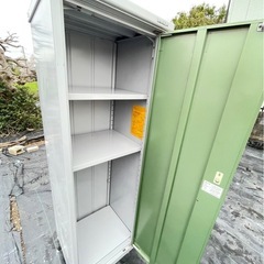 イナバ物置 美品‼️ (ALLONE) 鴻巣の収納家具《物置》の中古あげます 