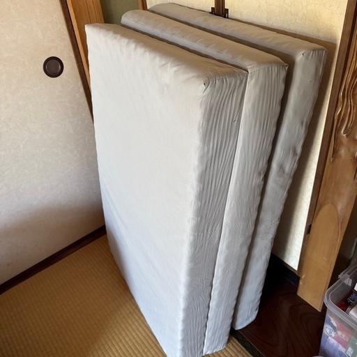 ニトリ折りたたみマットレス