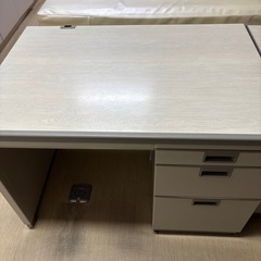 スチールデスク