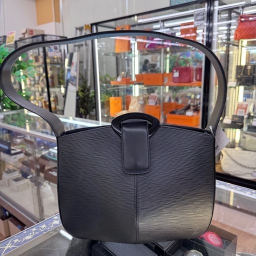 ☆ドリーム荒牧店☆LOUIS VUITTON ルイヴィトン エピ レヴリ ブラック M52162