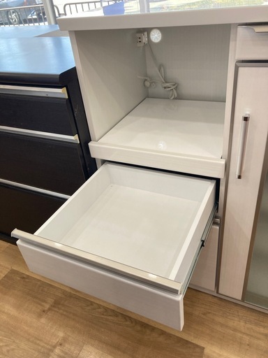 【トレファク高槻店】取りに来られる方限定！三幸ジャパンのガラス扉付きレンジ台のご紹介です！