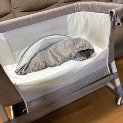 ベビーベッドの画像