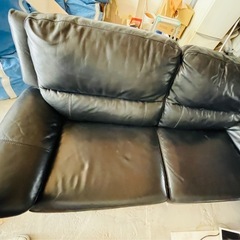 美
重厚感ブラックソファ3人掛けの画像