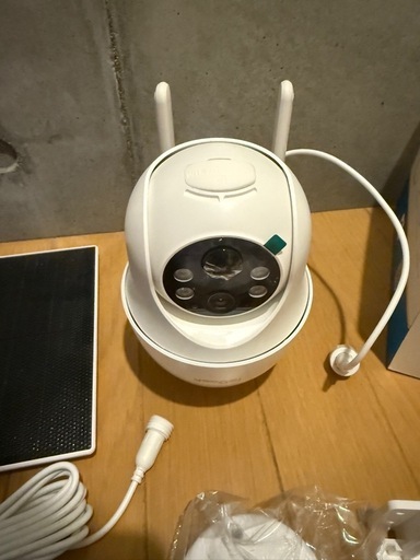 監視カメラ　　SIM対応　ソーラーパネル　SD