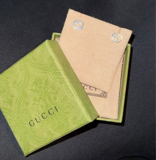 GUCCI グッチ ピアス
