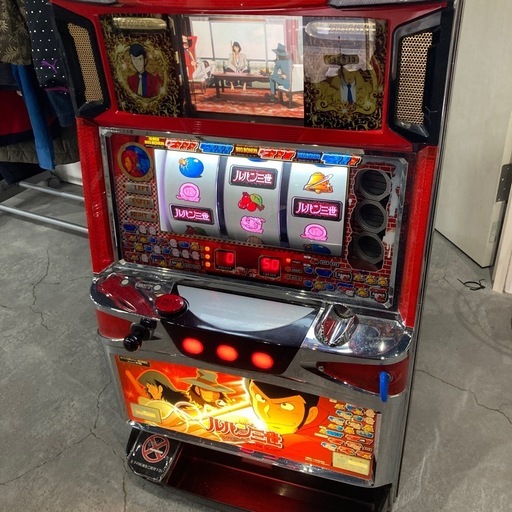 【ジモティー割】平和 ルパン三世 ルパン一族の秘宝 実機（ID2036）