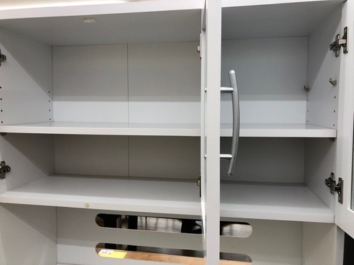 【ドリーム川西店御来店限定】☆ジモティー見たよ♪割引☆  3枚扉食器棚 WHT クリーニング済み 【2125560000057950】