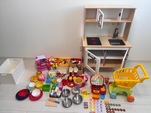 おままごとキッチンIKEA、アンパンマン　レジスター、ショッピングカート、冷蔵庫、炊飯器、皿、カトラリー　おままごと一式