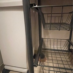 レンジ台？キッチン用棚売ります！ (simget) バスセンター前の収納家具 
