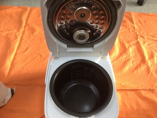 三菱IHジャー　炭炊釜　NJ-SE069  0.63L   高年式　2kお米サービス付き