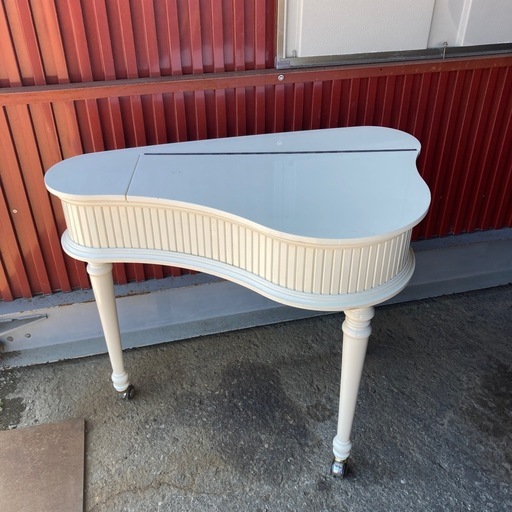 大塚家具ピアノ型化粧台