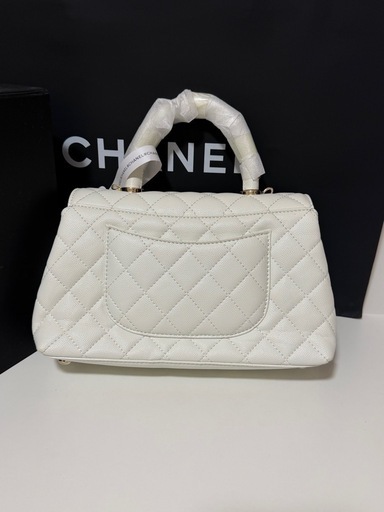 【新品・未使用】CHANEL ノベルティ ハンドバッグ (ホワイト) 箱・保存袋付き ✨