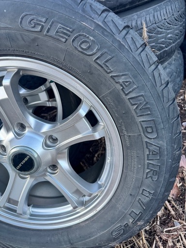 18インチアルミホイール285/60R18 2012年製造スタッドレス ランクル