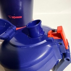 水筒2リットルの画像