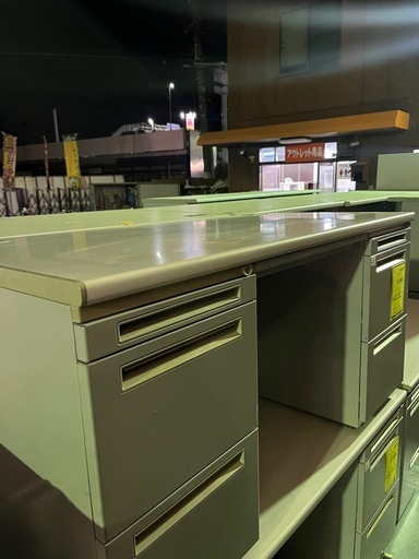 ジャングルジャングル貝塚店　両袖事務机　オフィスデスク　事務机　※鍵欠品　グレー　中古　リユース　貝塚　二色浜