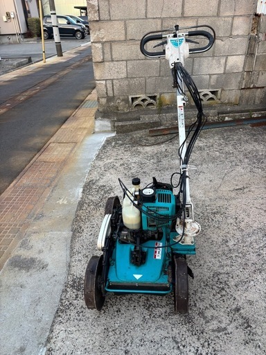 カルマックス自走式草刈機