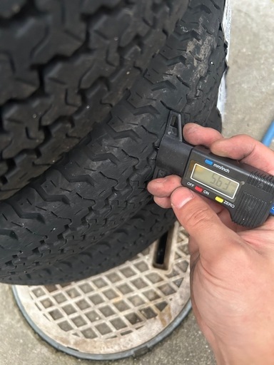 145/80R12ヨコハマタイヤ　バリ溝