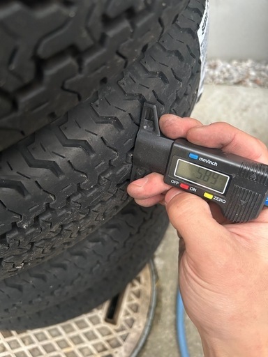 145/80R12ヨコハマタイヤ　バリ溝
