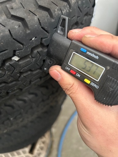 145/80R12ヨコハマタイヤ　バリ溝