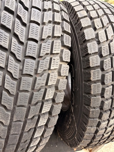 バリ山　YOKOHAMA GEOLANDAR i/T 285/75R16スタッドレス 4本セット