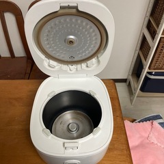 炊飯器の画像