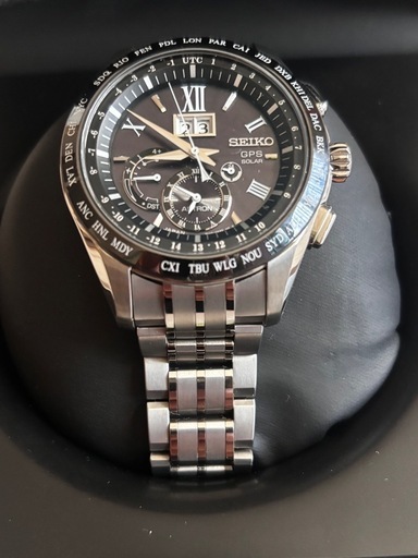 SEIKO アストロン　GPS衛星電波ソーラー ビッグデイト　チタン 黒文字盤